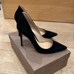 Gianvito Rossi suede pump 38,5 EU